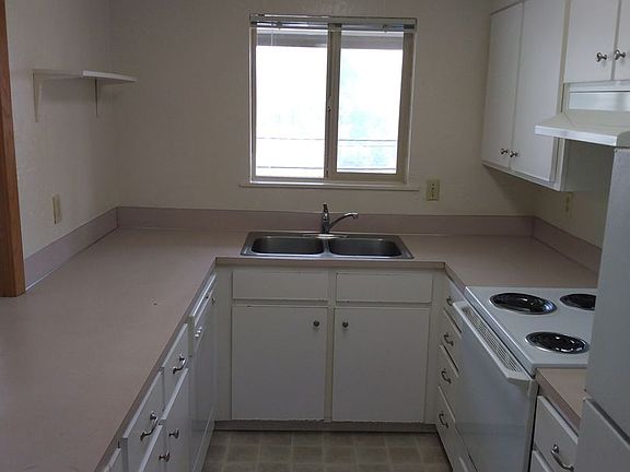 3rd image of 1360 Alder St #62