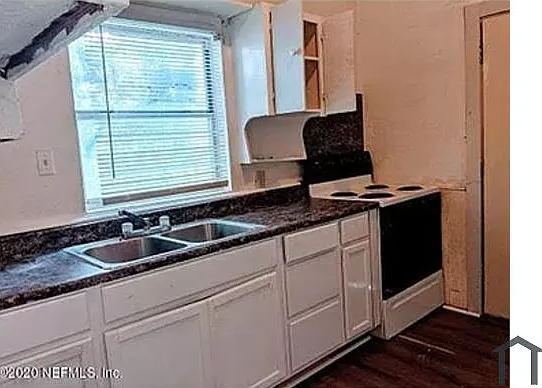 1394 Prince St — Photo 10
