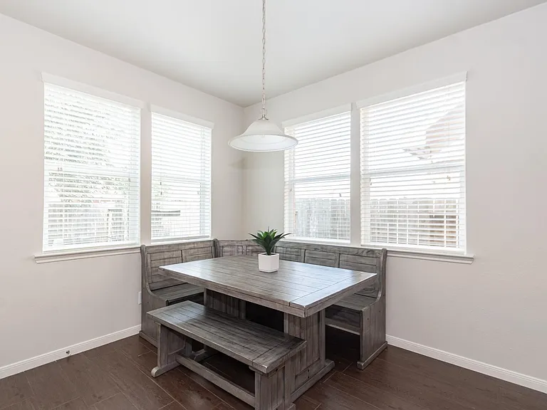 8311 Bay Oaks Dr — Photo 6