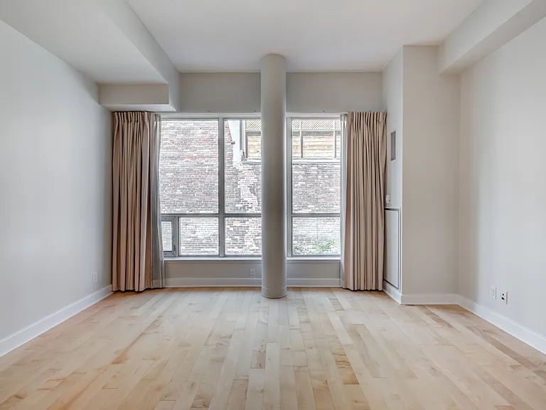 350 Wellington St W #214 — Photo 12