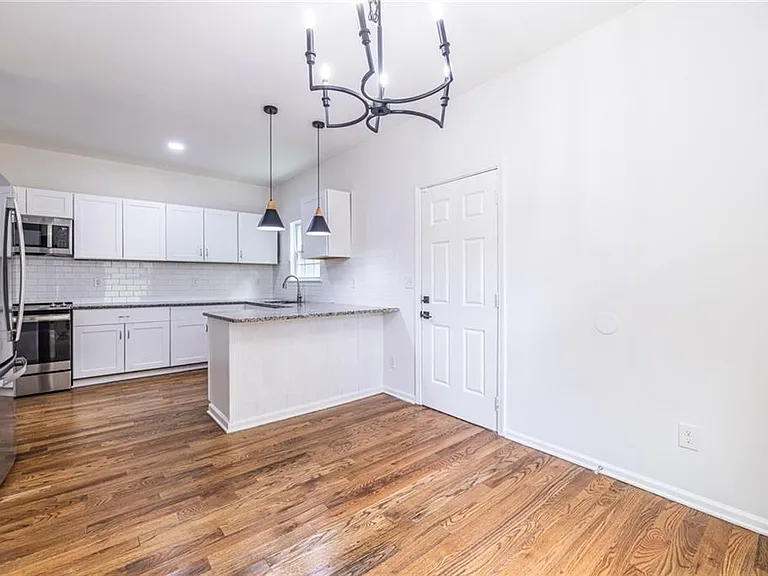 1146 Ira St SW — Photo 10