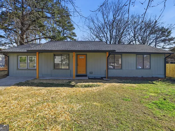 9068 Gatewood Dr, Jonesboro, GA 30238