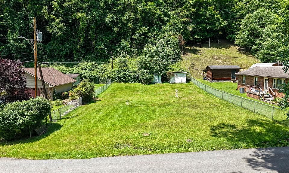 1st image of 199 Poplar Ln