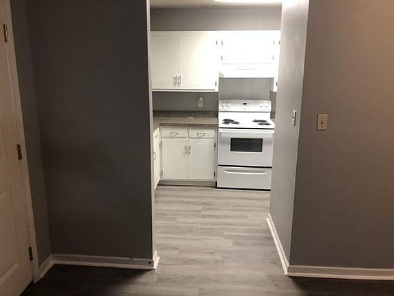 3rd image of 613 N Kinney Ave #D