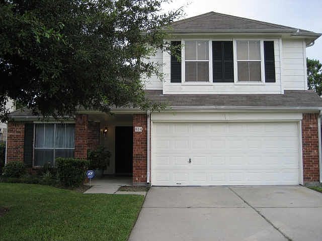 1st image of 814 Willow West Dr