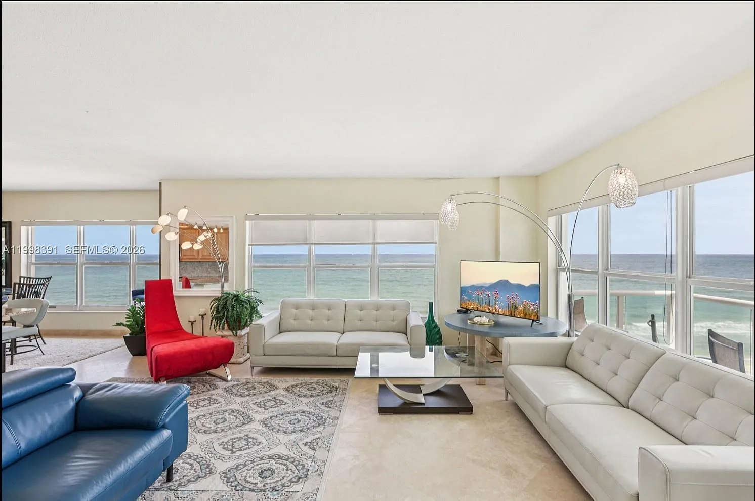 Riviera Condo — Photo 1