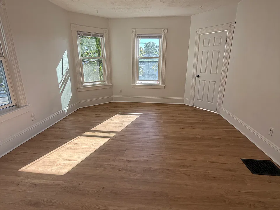 1 Peck Ave #2