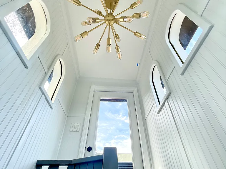 606 E Livingston St — Photo 40