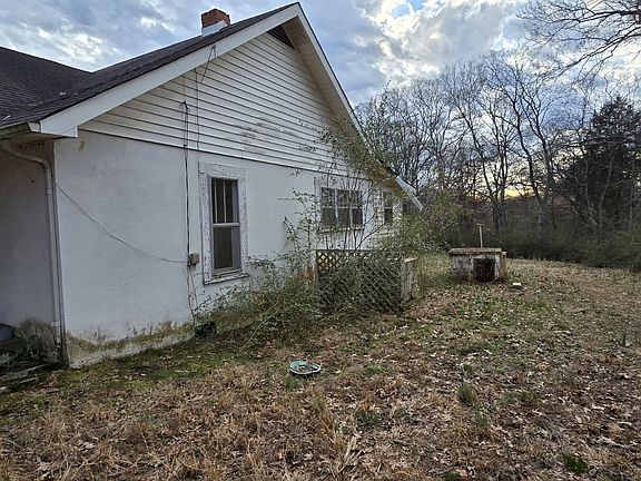 3rd image of 775 Fortner Dr