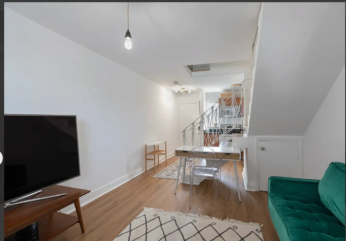 Building Photo - 421 NE 68th St #7