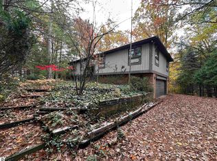 2174 E Timber Lane Dr, Traverse City, MI