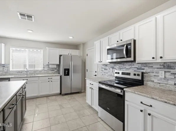 36859 N EL MORRO Trail, San Tan Valley, AZ 85140
