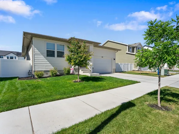 1851 E Chukar Dr N #B167, Eagle Mountain, UT 84005