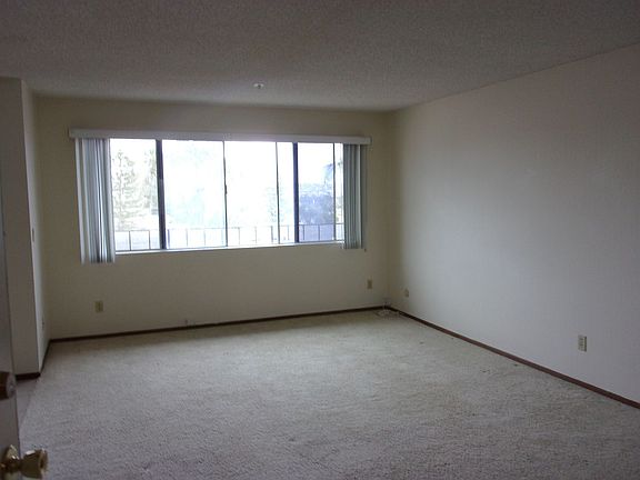 4th image of 1830 Thomas Ave Unit F