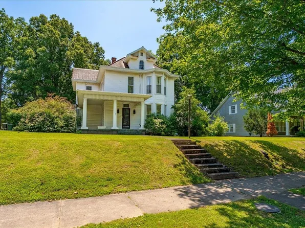 425 S Morgan St, Morganfield, KY 42437