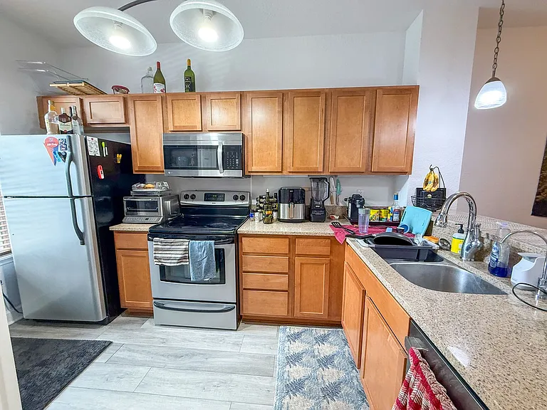 2508 SW 35th Pl #T117 — Photo 2