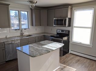 17 Granite St, Groton, CT 06340