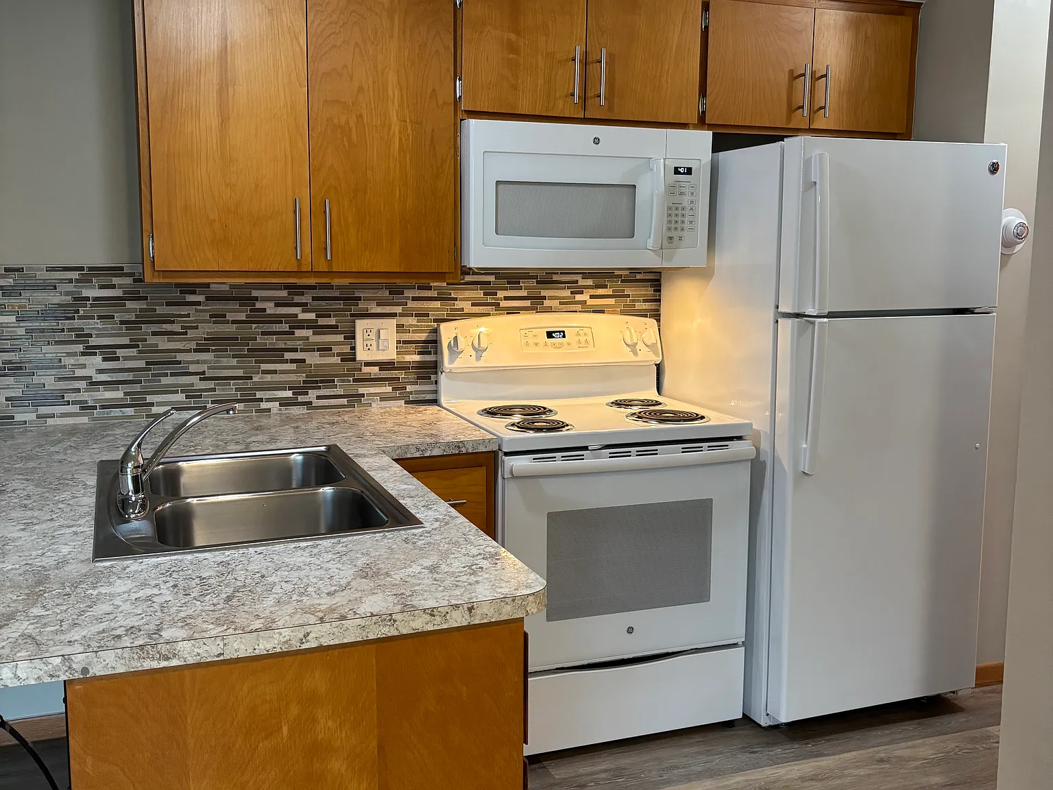 1 bed, 600 sqft, $975 — Photo 3