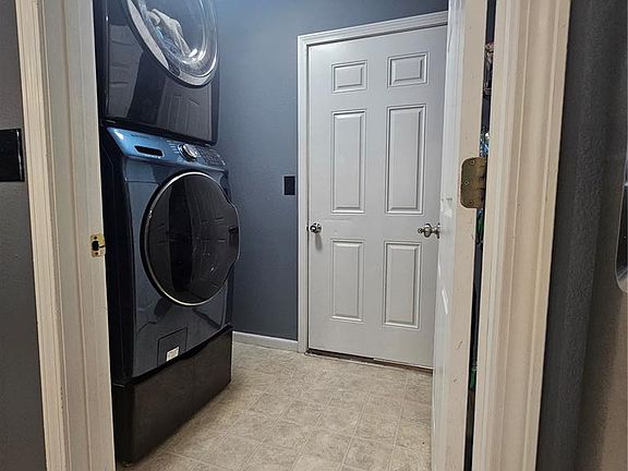 5th image of 139 Lyle Curtis Cir