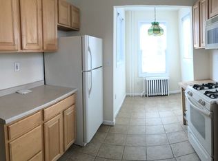 915 20th St, Union City, NJ 07087