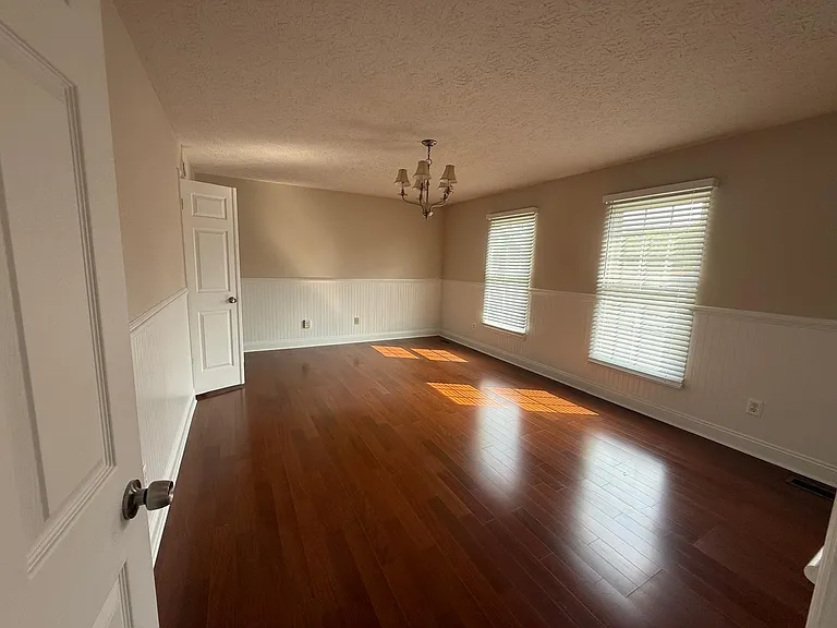 7574 Allenwood Ct — Photo 13