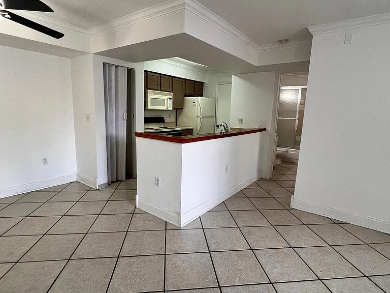 3004 Parkway Blvd #209 — Photo 26