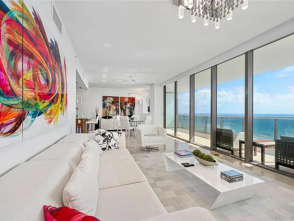 5875 Collins Ave #1202
