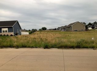 1615 38th St SE, Cedar Rapids, IA 52403