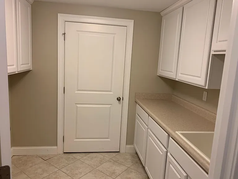 5222 Indian Woods Dr #102 — Photo 16