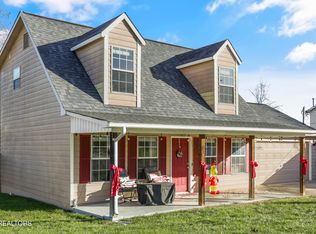 2312 Crestpark Rd, Knoxville, TN 37912