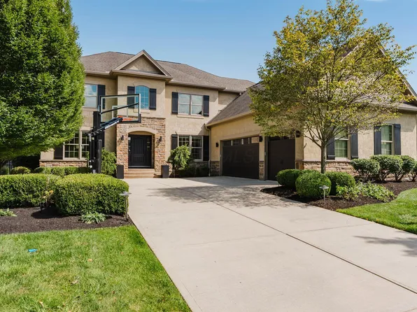 4536 Village Club Dr, Powell, OH 43065