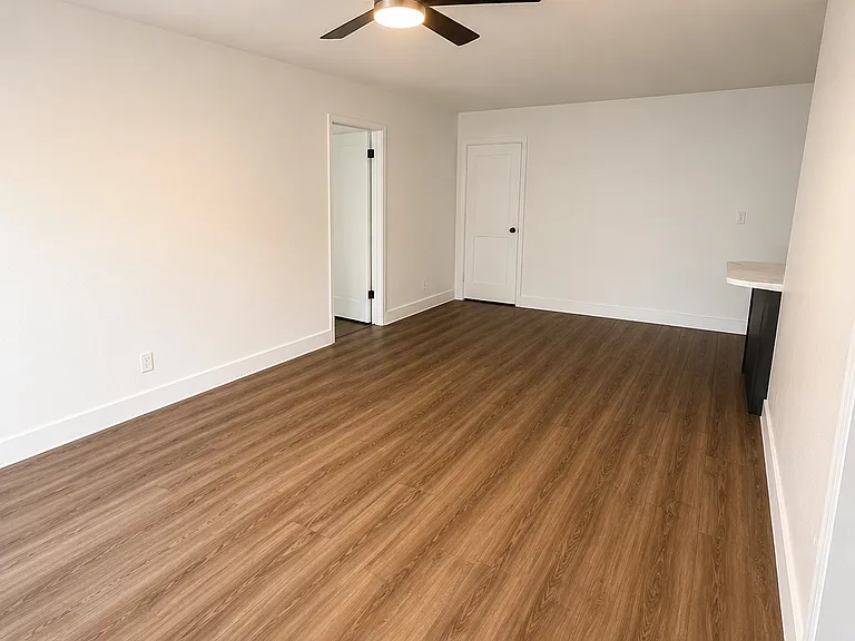 1034 NW 3rd Ave #4 — Photo 3