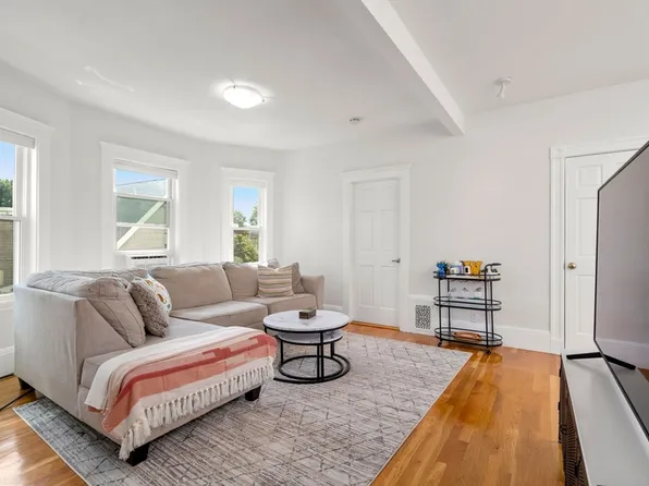 4 Houghton St #3, Dorchester, MA 02122