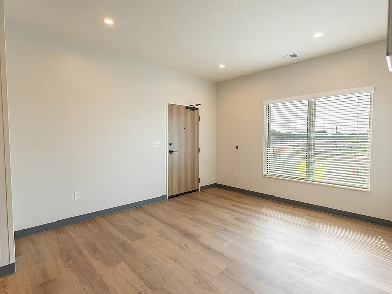 611 Carey Ave N #101 — Photo 3