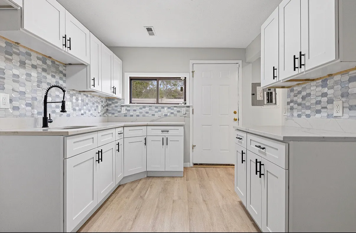 4 bed, 1228 sqft, $1,900 — Photo 2