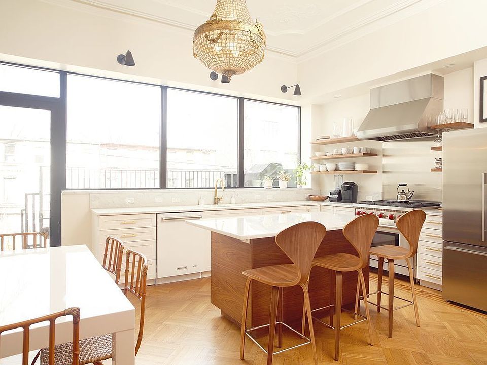 1st image of 289 Macon St #1