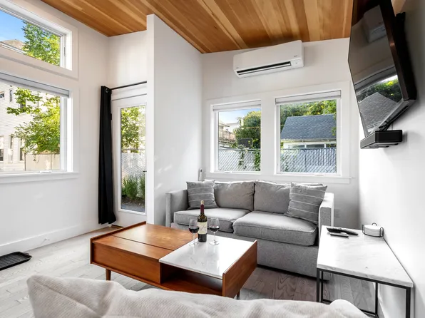 77 William St #Adu, Portland, ME 04103