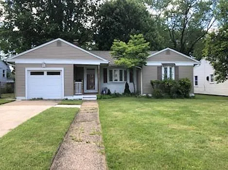 3 bed, 1284 sqft, $1,350 — Photo 1