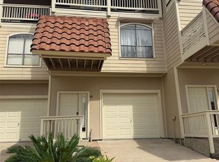30 Dana Dr, Galveston, TX 77554