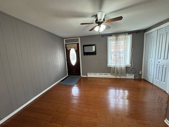 5th image of 165 Levering St