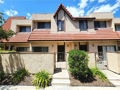 27629 Nugget Dr APT 2, Santa Clarita, CA, 91387