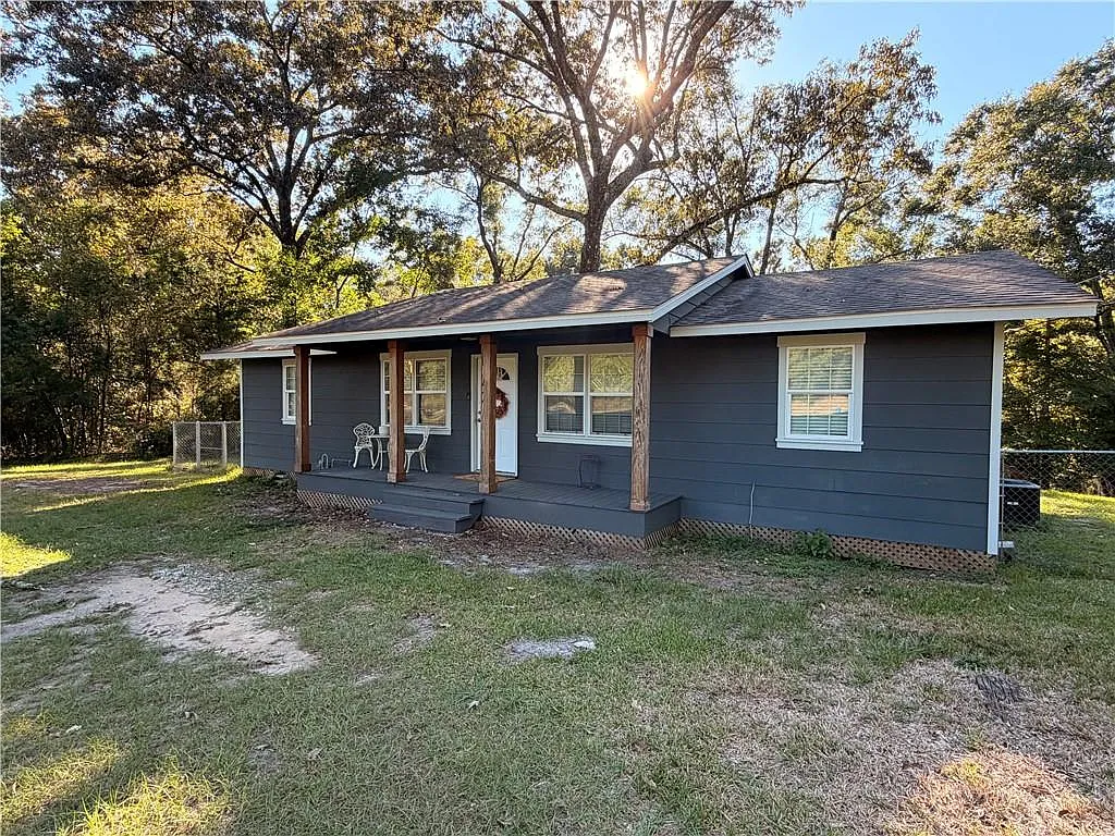 3 bed, 2.0 bath, 1152 sqft, $1,500 — Photo 2