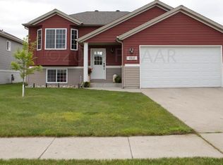1003 44th Ave S, Moorhead, MN