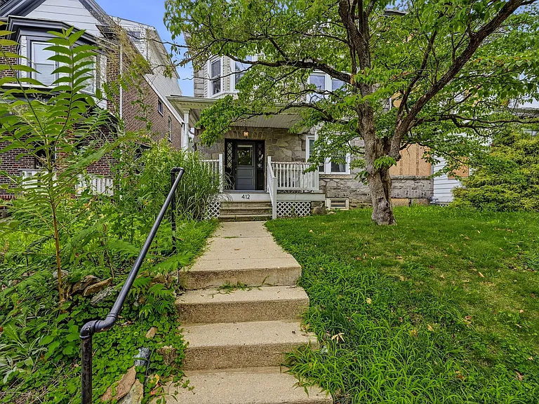 412 W 23rd St — Photo 34