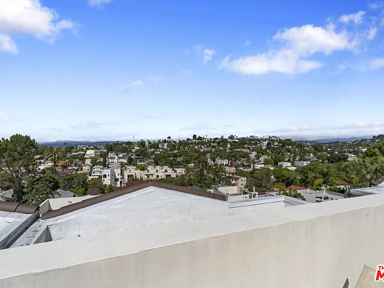 738 Parkman Ave — Photo 32