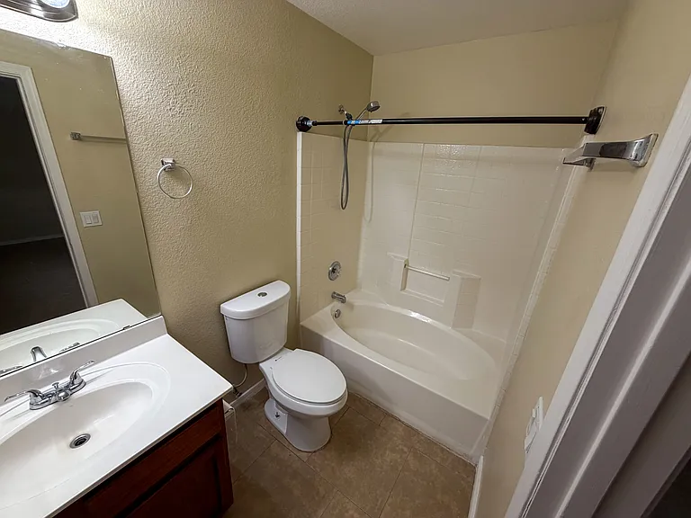 15448 W Hearn Rd — Photo 9