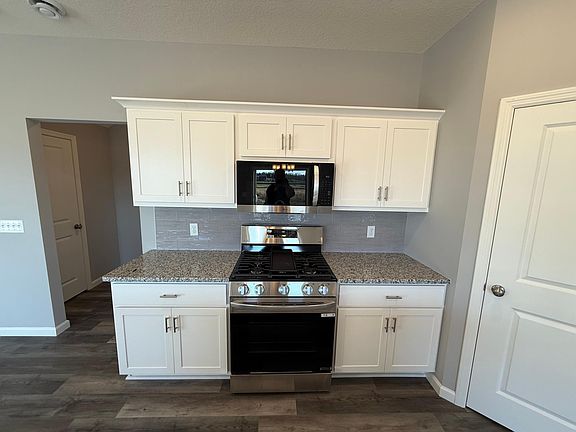 5th image of 2815 Iverson Ave NE
