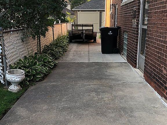 3rd image of 306 Emmons Blvd