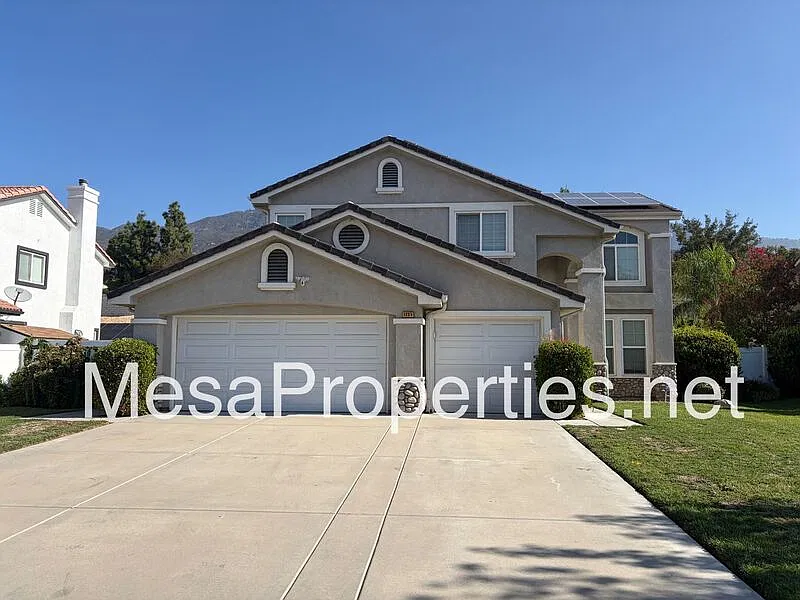 5 bed, 3.0 bath, 2464 sqft, $3,850 — Photo 1