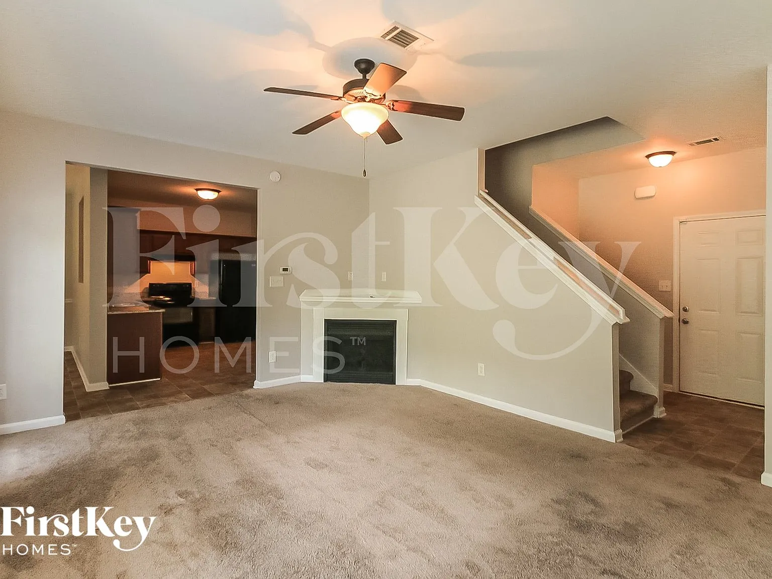4 bed, 2.5 bath, 1931 sqft, $2,595 — Photo 3